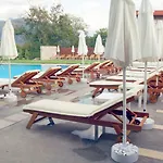 Mont Helmos Hotel 3*
