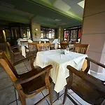 Mont Helmos Otel 3*