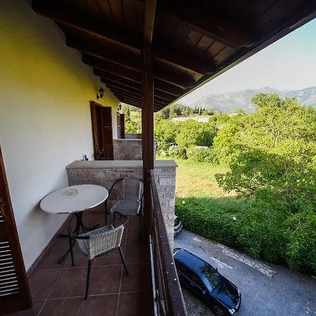Mont Helmos Hotel