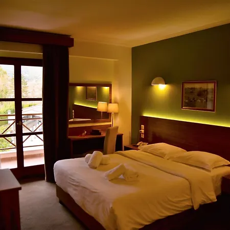 Mont Helmos كليتوريا