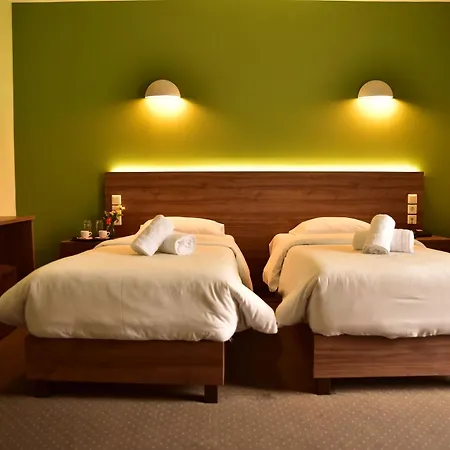 Hotel Mont Helmos 3*