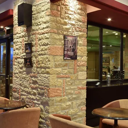 Mont Helmos Hotel 3*