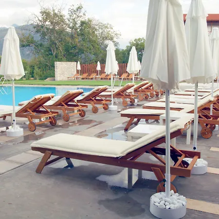 Mont Helmos Отель 3*