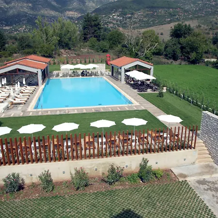 فندق Mont Helmos كليتوريا