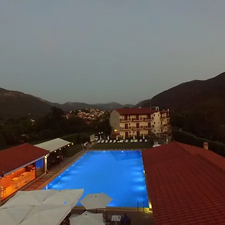 فندق Mont Helmos كليتوريا