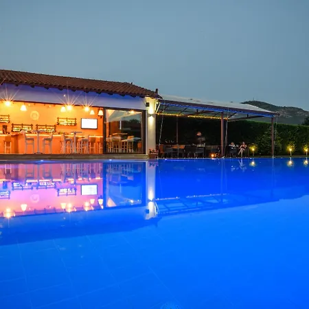 Mont Helmos كليتوريا