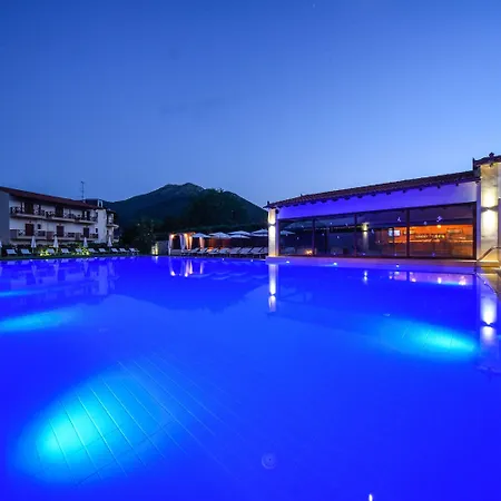 Mont Helmos Hotel