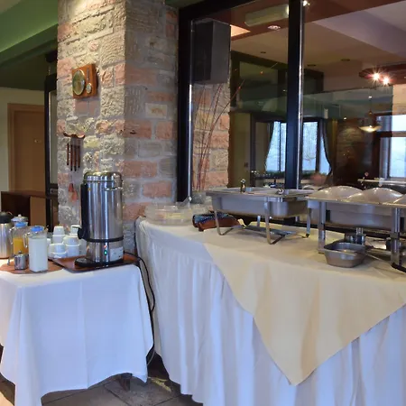 Mont Helmos Hotel