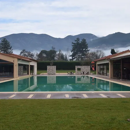 ホテル Mont Helmos 3*