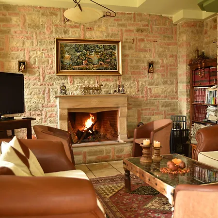 Hotel Mont Helmos 3*
