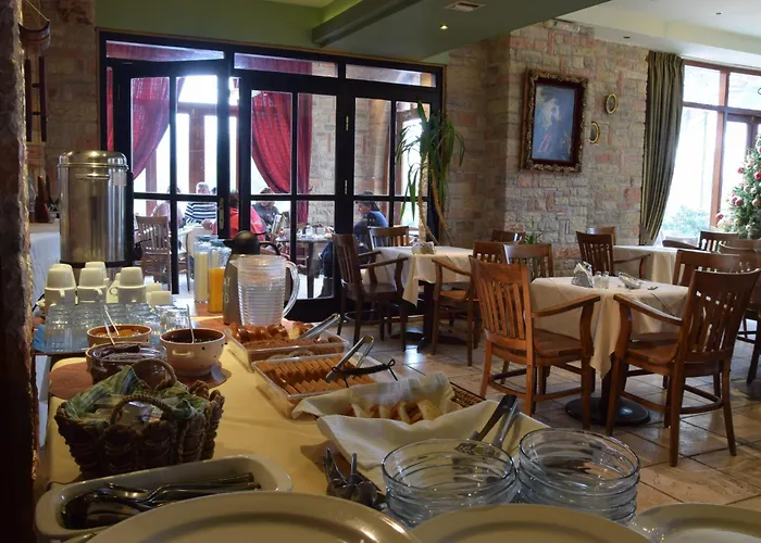 Mont Helmos Hotell 3*
