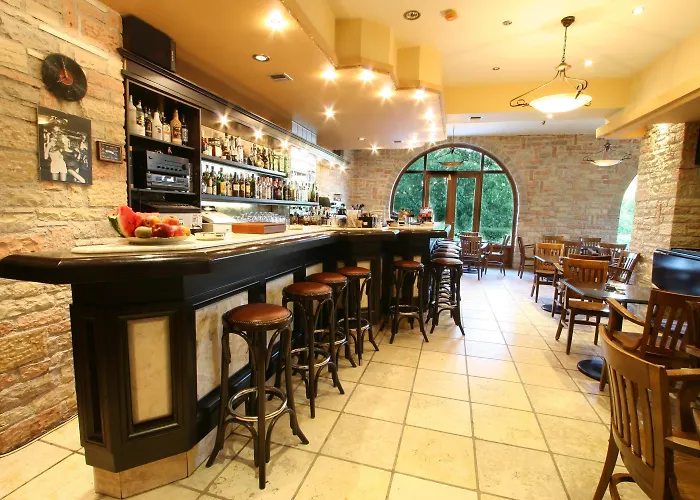 Mont Helmos Hotell Klitoria