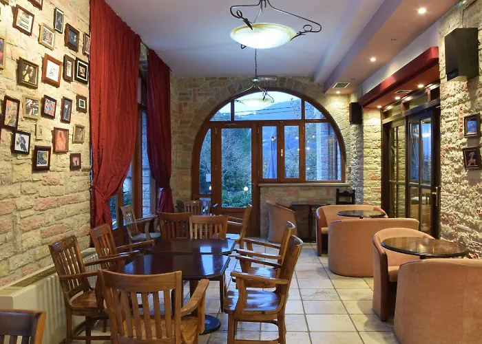 Mont Helmos Hotell 3*